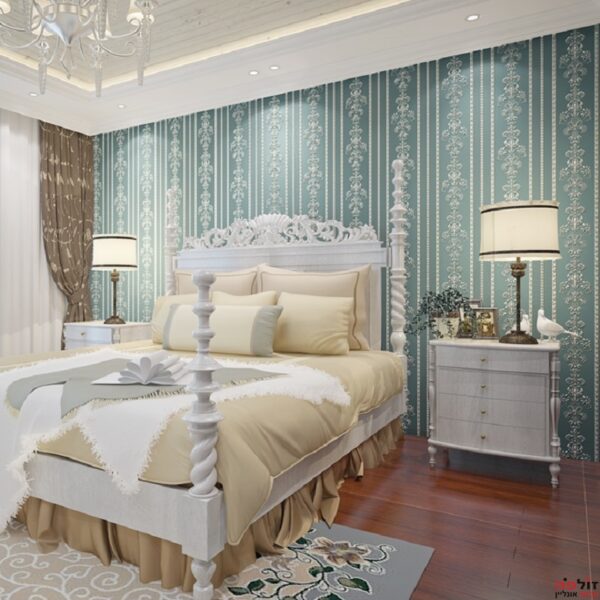 חדר שינה עם טפט כחול