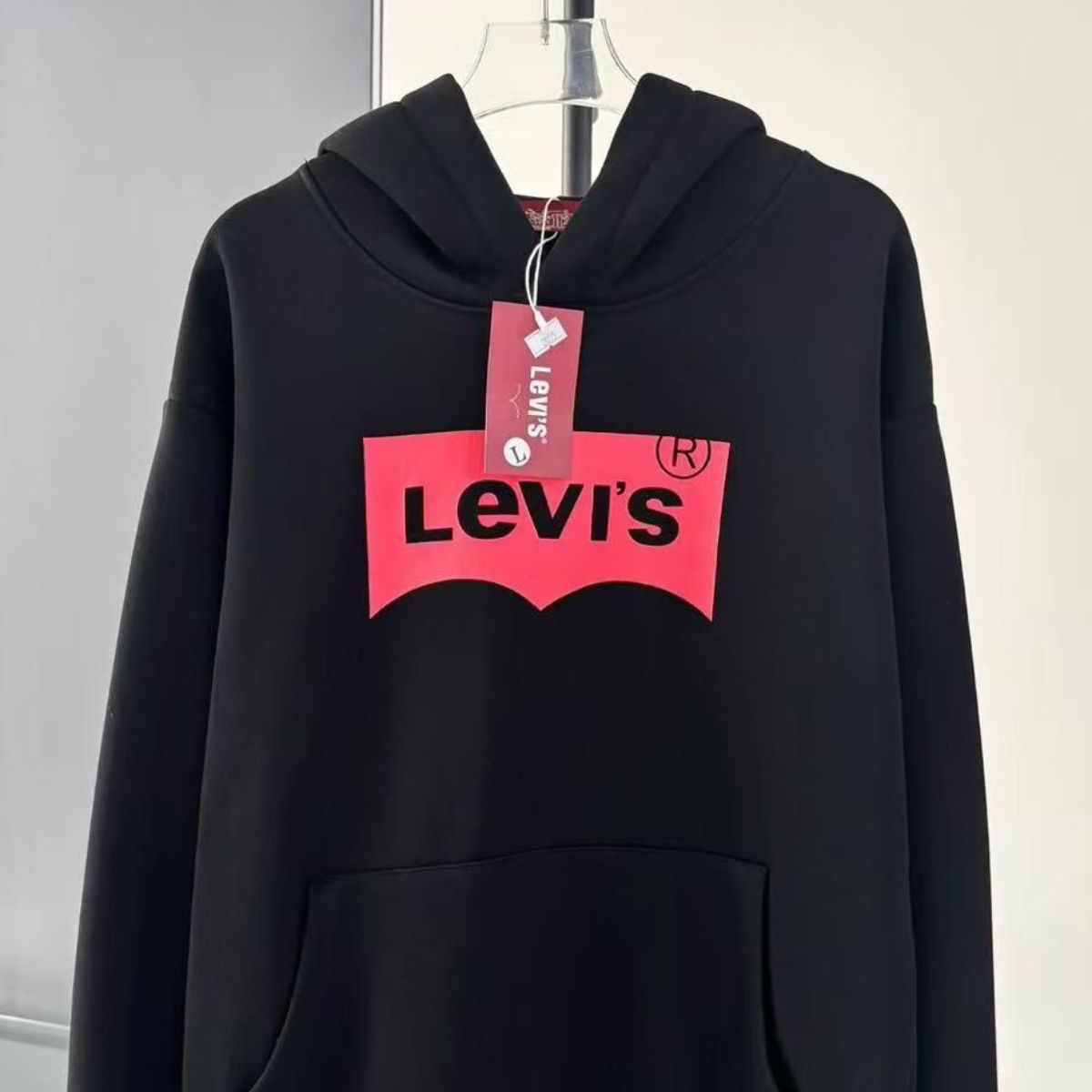 סווטשירט קפוצון סנופי ליוויס לנשים LEVI'S – תמונה 3