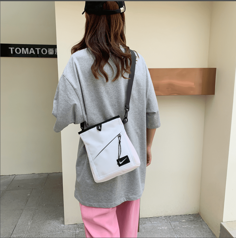 תיק צד מלבני של נייק - כיס קדמי – תמונה 10