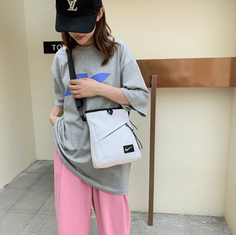 תיק צד מלבני של נייק - כיס קדמי – תמונה 11