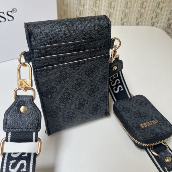 ⁦תיק צד מלבני קטן לנשים גאס GUESS⁩ – תמונה ⁦8⁩