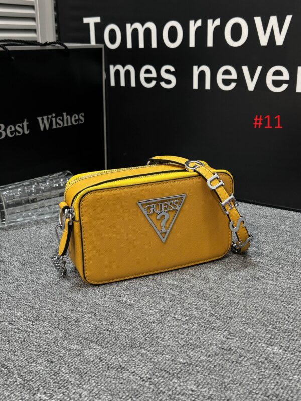 ⁦תיק צד לנשים עם שרשרת גאס GUESS⁩ – תמונה ⁦15⁩