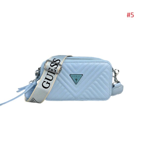 ⁦תיק מלבני לנשים שני תאים מבחר צבעים GUESS⁩ – תמונה ⁦6⁩