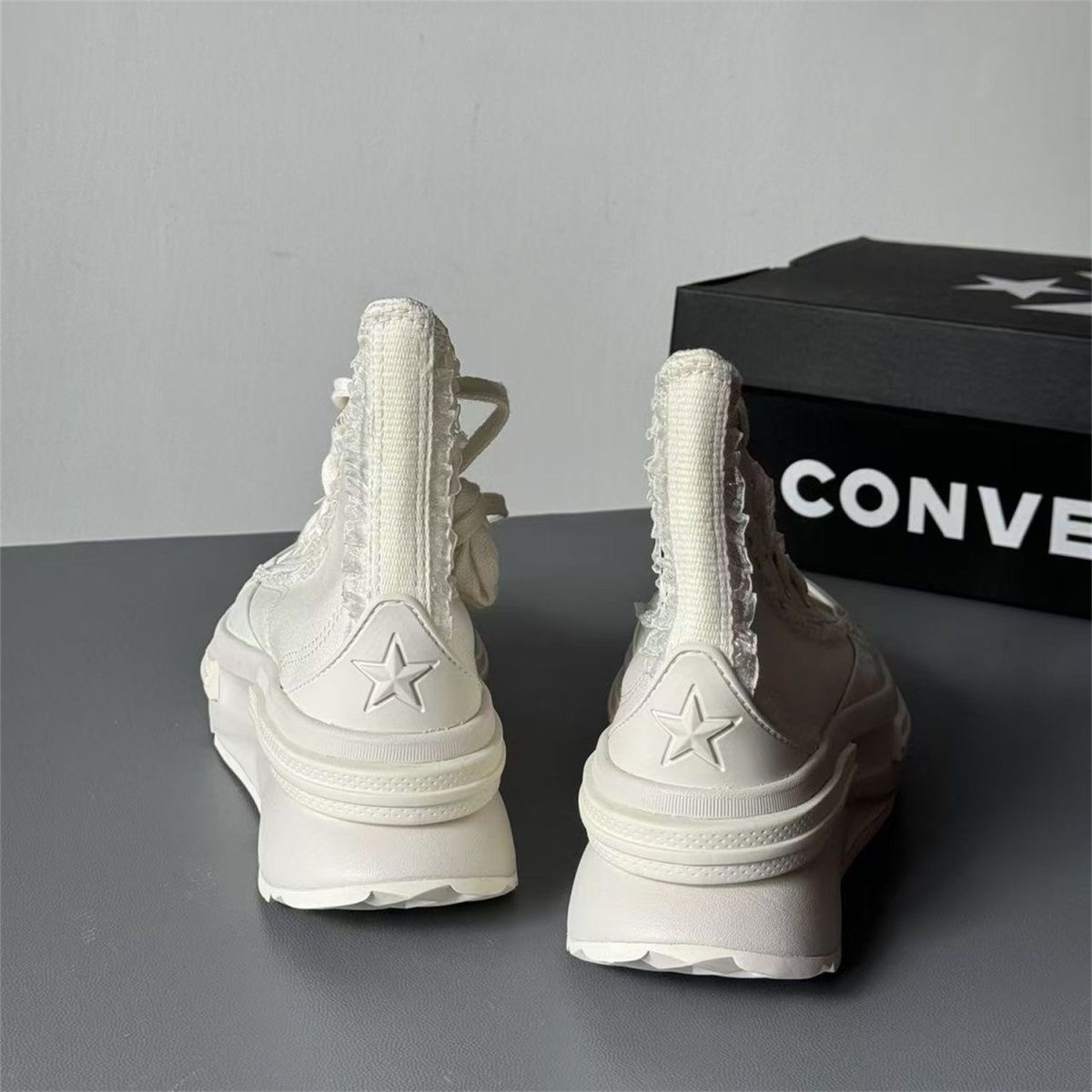 נעלי אולסטאר לבנות פלטפורמה Converse – תמונה 5