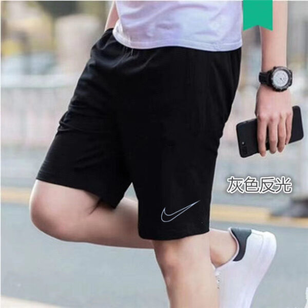 ⁦מכנסי ספורט קצרות לגברים נייק NIKE⁩ – תמונה ⁦4⁩