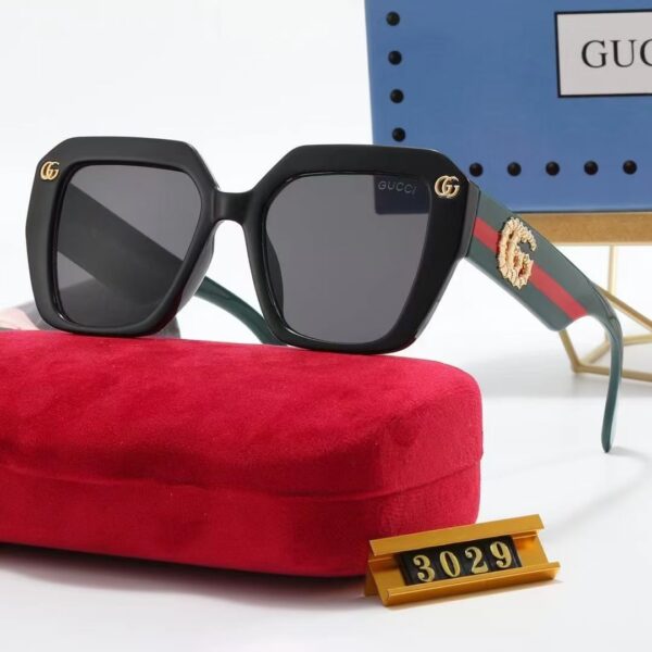 ⁦משקפי שמש מרובעות לנשים גוצי GUCCI⁩ – תמונה ⁦5⁩