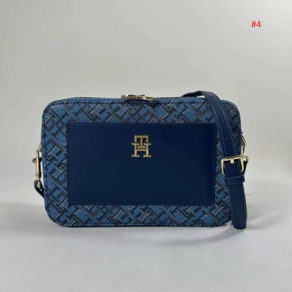 ⁦תיק צד מלבני עם רוכסן לנשים טומי היליפיגר TOMMY HILFIGER⁩ – תמונה ⁦5⁩