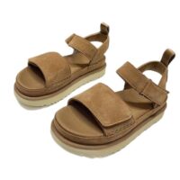 סנדלי נשים רצועה רחבה UGG