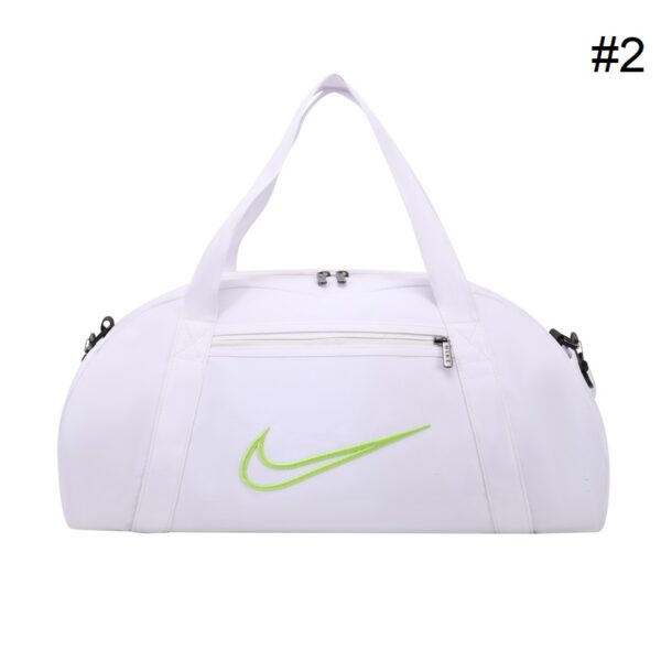 ⁦תיק נסיעות מעוגל נייק NIKE⁩ – תמונה ⁦8⁩