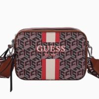 תיק צד קטן מודפס עם רצועה רחבה גאס GUESS