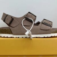 סנדלי בירקנשטוק זמש סגורות לנשים Birkenstock