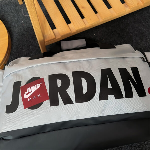 ⁦תיק ספורט ונסיעות גדול אייר גורדן AIR JORDAN⁩ – תמונה ⁦2⁩