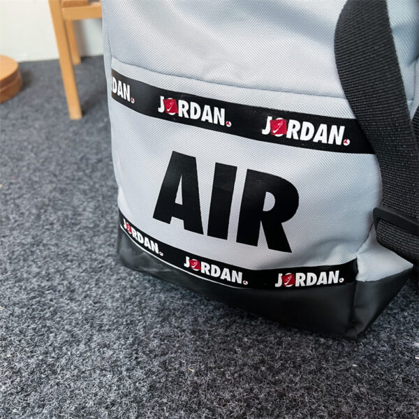 ⁦תיק ספורט ונסיעות גדול אייר גורדן AIR JORDAN⁩ – תמונה ⁦10⁩