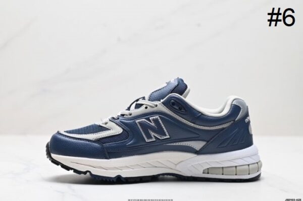 ⁦נעלי ספורט ניו באלאנס דגם 2000 NEW BALANCE⁩ – תמונה ⁦5⁩