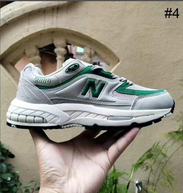 ⁦נעלי ספורט ניו באלאנס דגם 2000 NEW BALANCE⁩ – תמונה ⁦9⁩