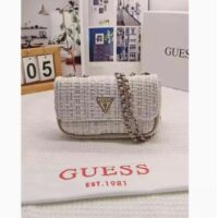 תיק צד סרוג עם שרשרת גאס GUESS