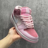 נעלי אייר גורדן בצבע ורוד לנשים AIR JORDAN