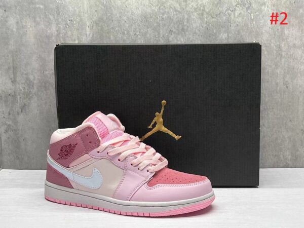 ⁦נעלי אייר גורדן בצבע ורוד לנשים AIR JORDAN⁩ – תמונה ⁦3⁩