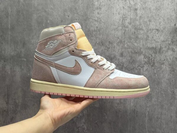 ⁦נעלי נייק אייר גורדן זמש לנשים AIR JORDAN⁩ – תמונה ⁦3⁩