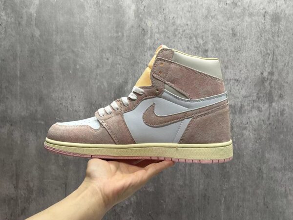 ⁦נעלי נייק אייר גורדן זמש לנשים AIR JORDAN⁩ – תמונה ⁦4⁩