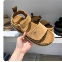 סנדלי האג נשים רצועה רחבה UGG