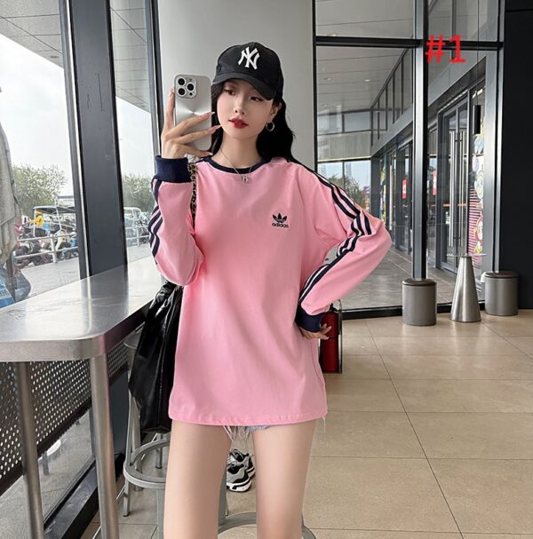 ⁦חולצת פוטר לנשים אדידס ADIDAS⁩ – תמונה ⁦2⁩