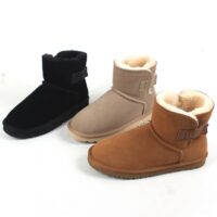 מגפי פרווה נמוכות לנשים עם לוגו האג UGG