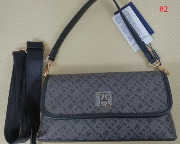 ⁦תיק יד מלבני לנשים טומי היליפיגר Tommy Hilfiger⁩ – תמונה ⁦3⁩