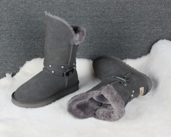 ⁦מגפי פרווה גבוהות עם אבזם האג UGG⁩ – תמונה ⁦6⁩