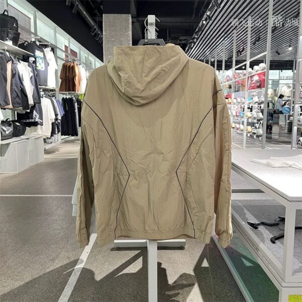 ⁦גקט קפוצון ניילון נשים גברים נייק NIKE⁩ – תמונה ⁦3⁩