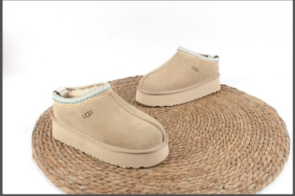⁦נעלי פרווה נמוכות האג פלטפורמה UGG⁩ – תמונה ⁦5⁩