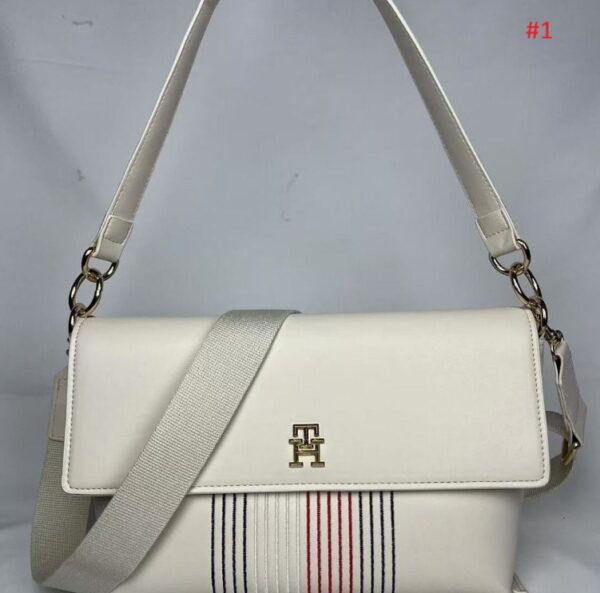 ⁦תיק צד מלבני מעטפה טומי היליפיגר Tommy Hilfiger⁩ – תמונה ⁦2⁩