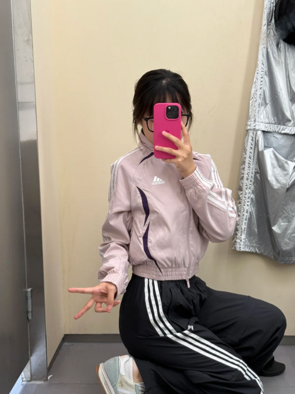 ⁦גקט ניילון ספורטיבי לנשים אדידס ADIDAS⁩ – תמונה ⁦4⁩