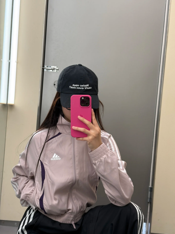 ⁦גקט ניילון ספורטיבי לנשים אדידס ADIDAS⁩ – תמונה ⁦5⁩