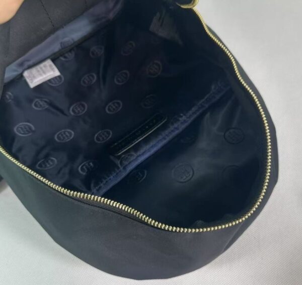 ⁦תיק גב שני תאים טומי היליפיגר Tommy Hilfiger⁩ – תמונה ⁦8⁩