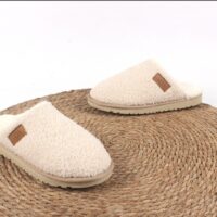 כפכפי פרווה פתוחות לנשים האג UGG