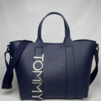 תיק צד מרובע עם ידיות טומי היליפיגר Tommy Hilfiger