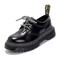 נעלי דר מרטינס עם שרוכים לנשים ולגברים Dr. Martens