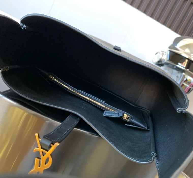 תיק צד לנשים איב סן-לורן Yves Saint Laurent – תמונה 6