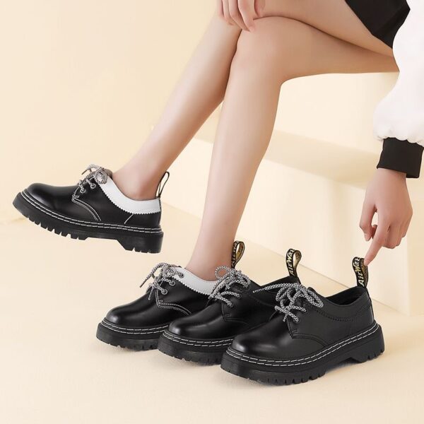 ⁦נעלי דר מרטינס עם שרוכים לנשים ולגברים Dr. Martens⁩ – תמונה ⁦9⁩