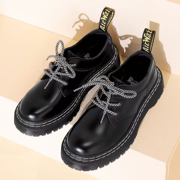 ⁦נעלי דר מרטינס עם שרוכים לנשים ולגברים Dr. Martens⁩ – תמונה ⁦4⁩