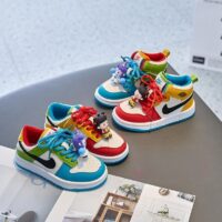 נעלי סניקרס צבעוניות לילדים נייק NIKE