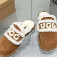 כפכפי פרווה לנשים האג UGG