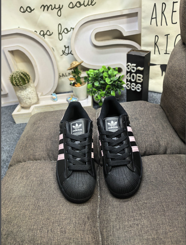 נעלי אדידס נשים הלו קיטי ADIDAS – תמונה 6