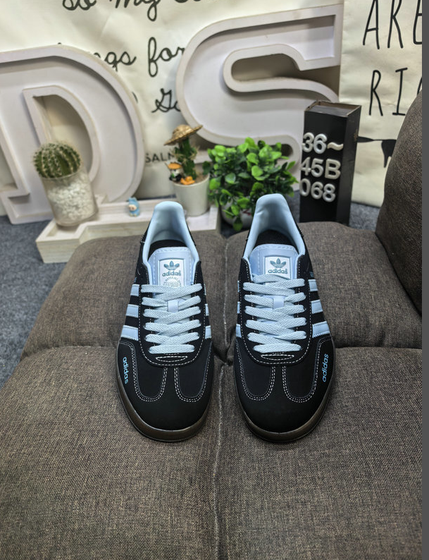 נעלי סניקרס שחורות גאזל ADIDAS GAZELLE – תמונה 3