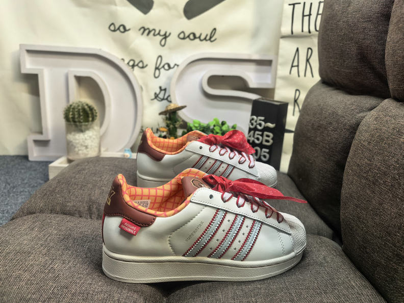 סניקרס אדידס עם סרט טוי סטורי ADIDAS – תמונה 2