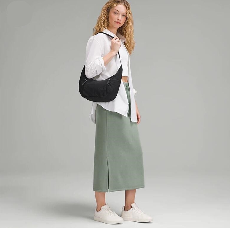 תיק צד מעוגל מניילון לולולמון LULULEMON – תמונה 20