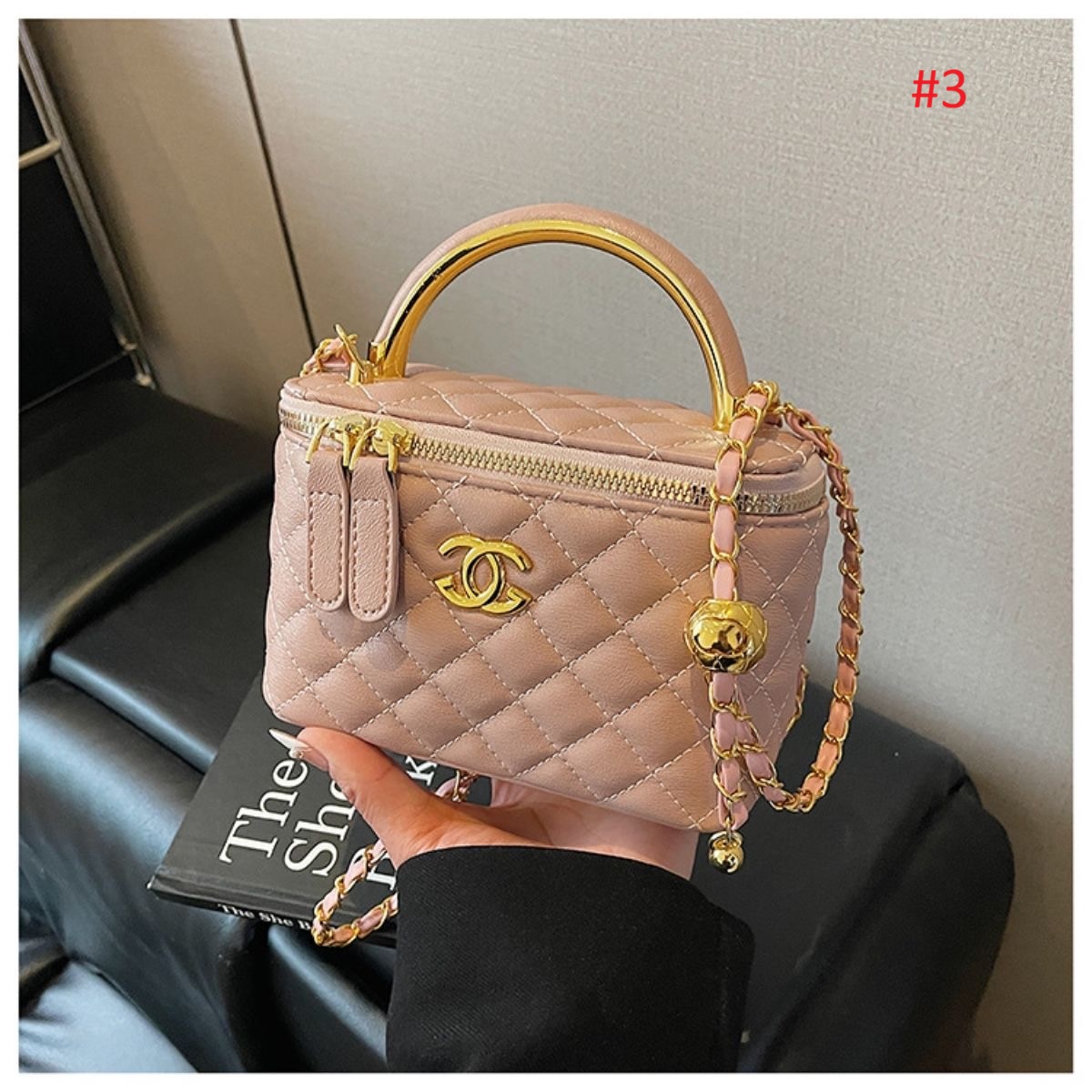 תיק יד מרובע שאנל CHANEL – תמונה 7