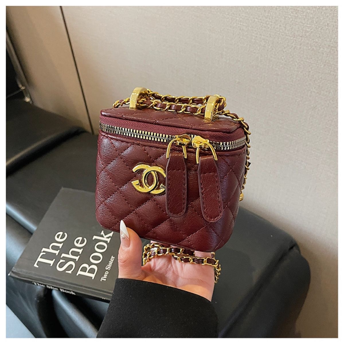 תיק יד מרובע שאנל CHANEL – תמונה 5