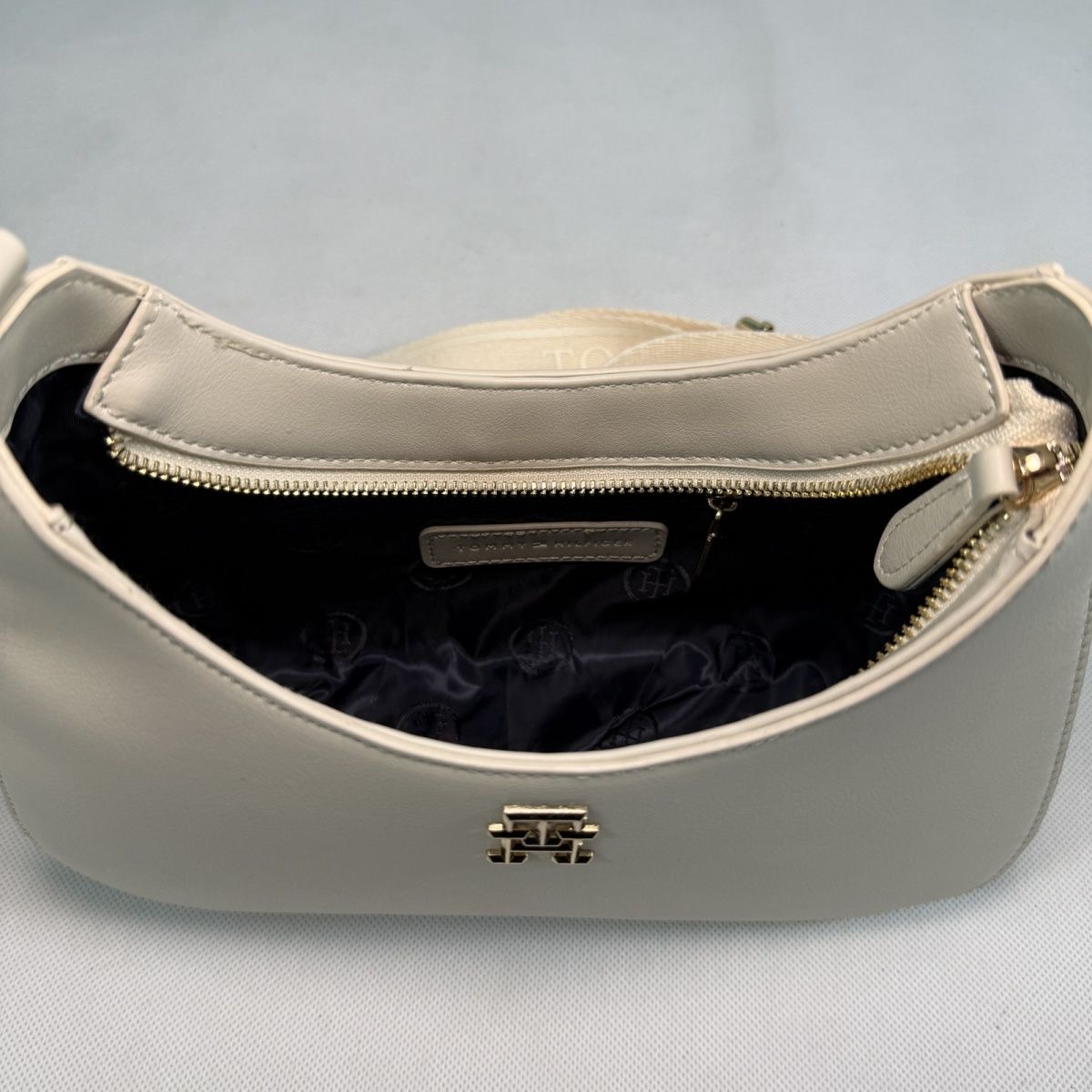 תיק יד לנשים טומי היליפיגר Tommy Hilfiger – תמונה 6